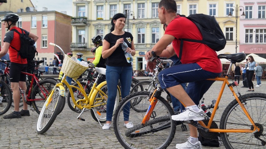 Bydgoscy miłośnicy jednośladów przejechali ulicami miasta! [zdjęcia, wideo]