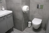 Wyremontowana łazienka i szatnia w Zespole Szkół Ponadpodstawowych nr 2 w Bełchatowie