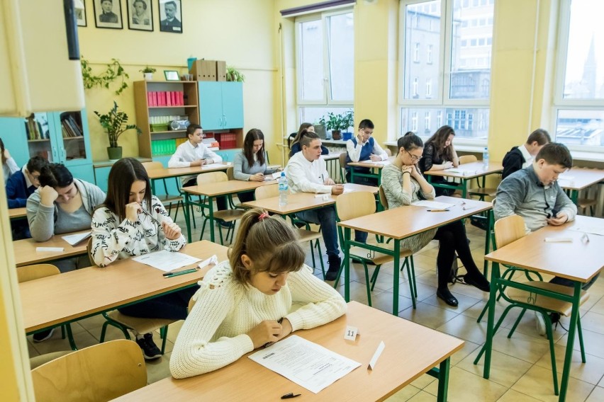 Próbny egzamin ósmoklasisty 2018: Matematyka [ODPOWIEDZI,...