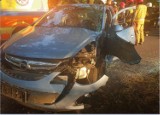 Wypadek w Ligocie Prószkowskiej. Opel corsa uderzył w drzewo, jedna osoba została poszkodowana
