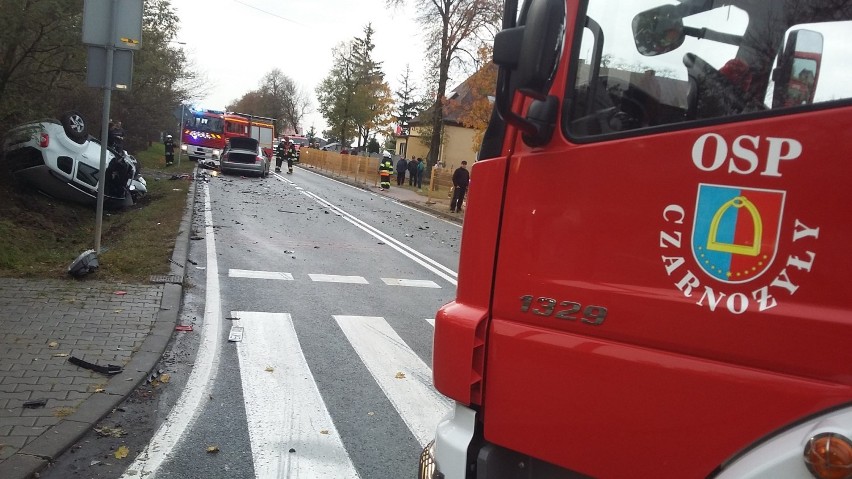 Wypadek w Wydrzynie. Droga nr 45 z Wielunia do Złoczewa jest zablokowana[FOTO]