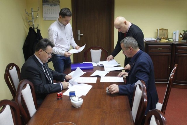 Podpisanie umowy w sprawie programu informatyzacji w Starostwie Powiatowym w Golubiu-Dobrzyniu.