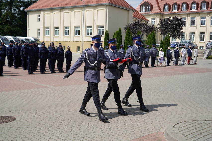 Dwaj nowi policjanci w Grudziądzu. Złożyli ślubowanie. Zobacz zdjęcia