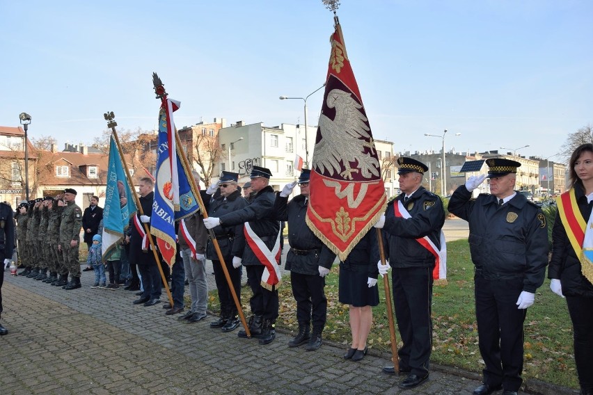 Tak w Pabianicach świętowano 103. rocznicę odzyskania niepodległości przez Polskę ZDJĘCIA