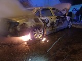 Pożar samochodu w Dębsku. Auto spłonęło doszczętnie