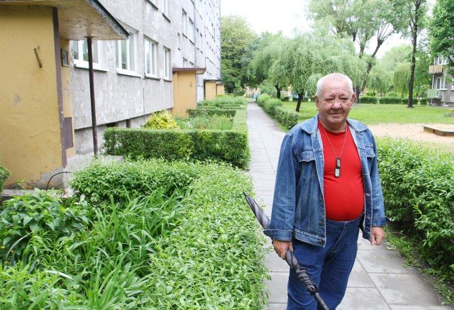 Jan Pietrzak mieszka na osiedlu Wyzwolenia. Według niego stojaków na rowery jest tam jak na lekarstwo