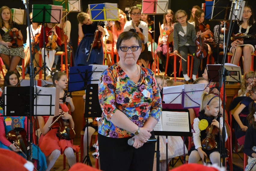 100-osobowa orkiestra skrzypcowa zagrała w Malborku [ZDJĘCIA, WIDEO]. Finał dorocznych warsztatów