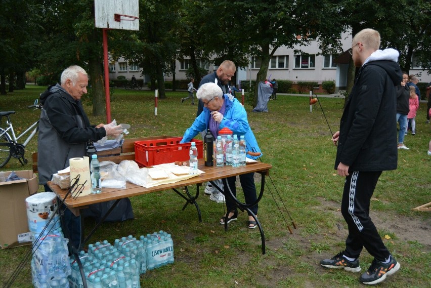 Ostrołęka. Ognisko na osiedlu Starosty Kosa. Tak się bawili mieszkańcy