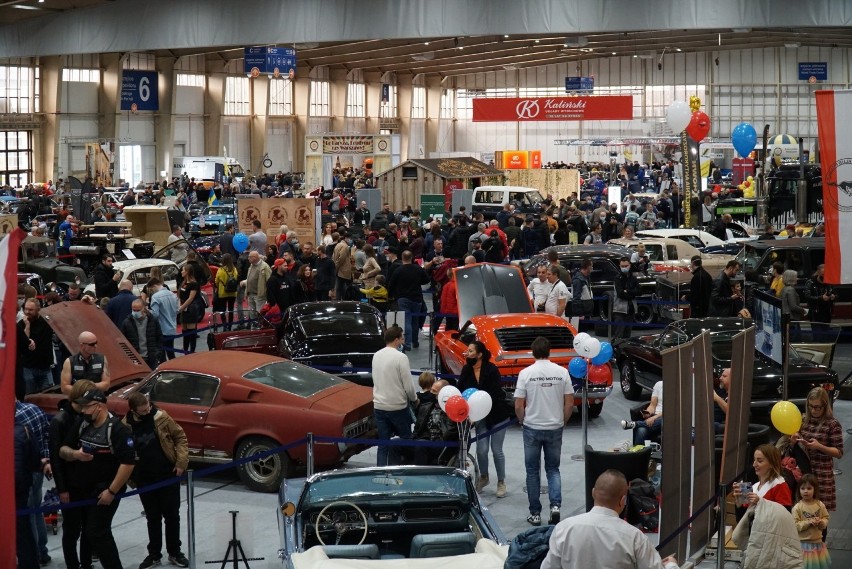 Targi Retro Motor Show potrwają do 7 listopada. Każdy z...