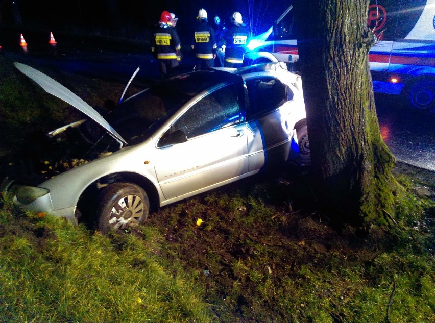 Wypadek pod Łasinem. Trzy osoby w szpitalu [zdjęcia]