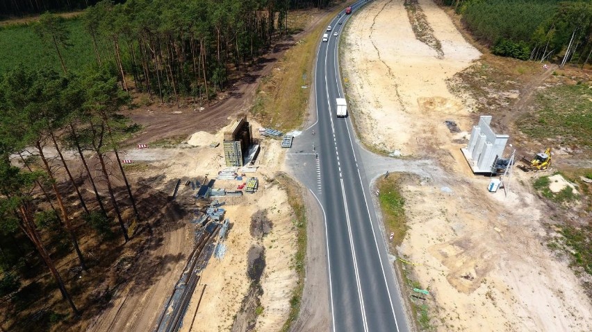 Trwa budowa trasy ekspresowej S5 w województwie...