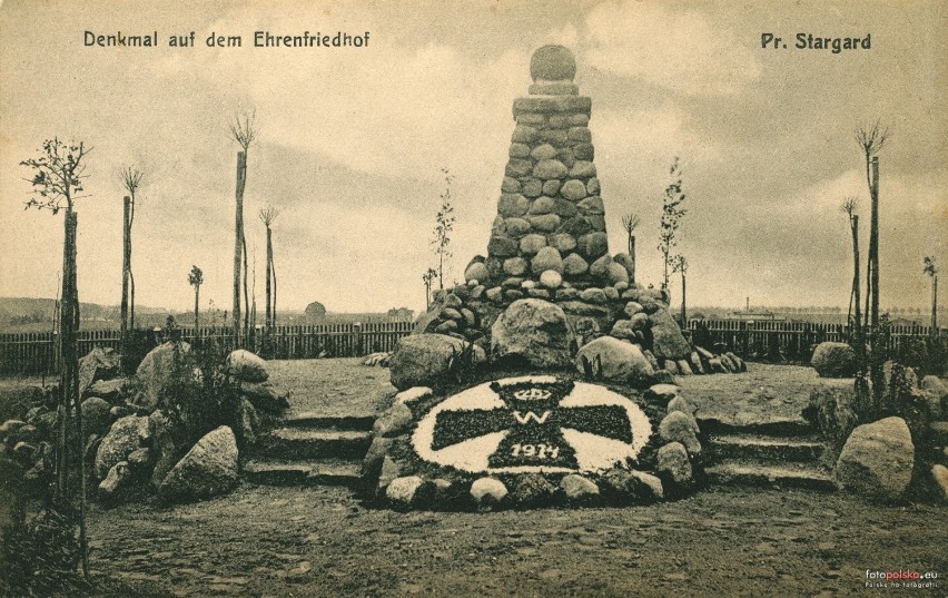 Pomnik na cmentarzu chwały żołnierza niemieckiego  z I wojny światowej