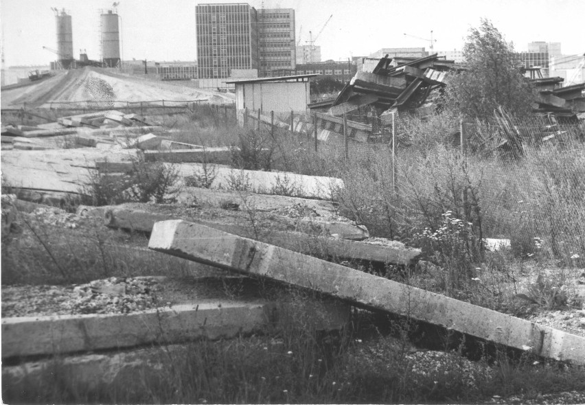 Zaplecze budowy szpitala w Legnicy, rok 1985