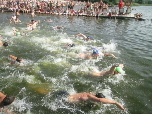 2 sierpnia już po raz dwudziesty pierwszy zorganizowany został Maraton Pływacki w Nowym Dębcu. Start i metę usytuowano na plaży, a do przepłynięcia zawodnicy mieli ponad 2 kilometry. W zawodach wzięły udział 32 osoby.