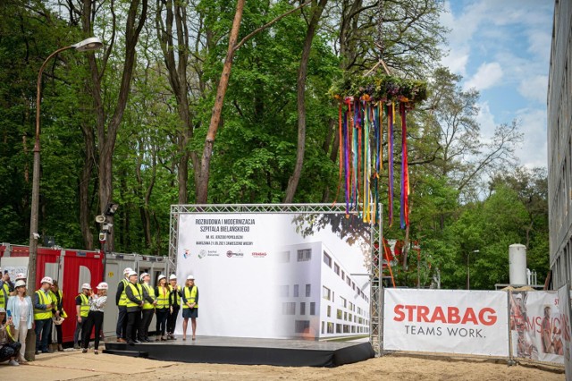 Nowe skrzydło Szpitala Bielańskiego. Zakończono ważny etap budowy