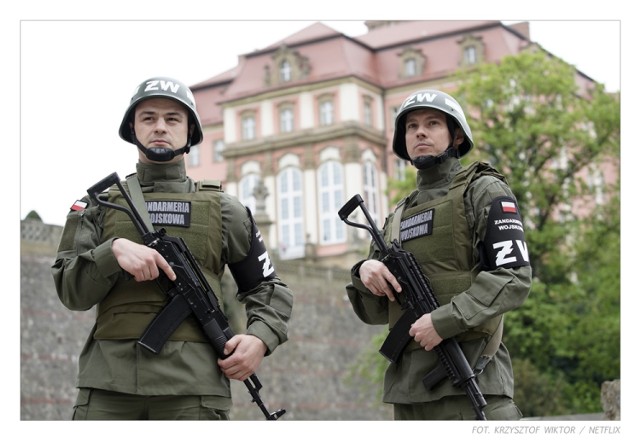 Zamek Książ w Wałbrzychu pojawia się jako kwatera sztabu generalnego służby wojska w najgłośniejszym serialu tej zimy czyli „1983” Netflixa