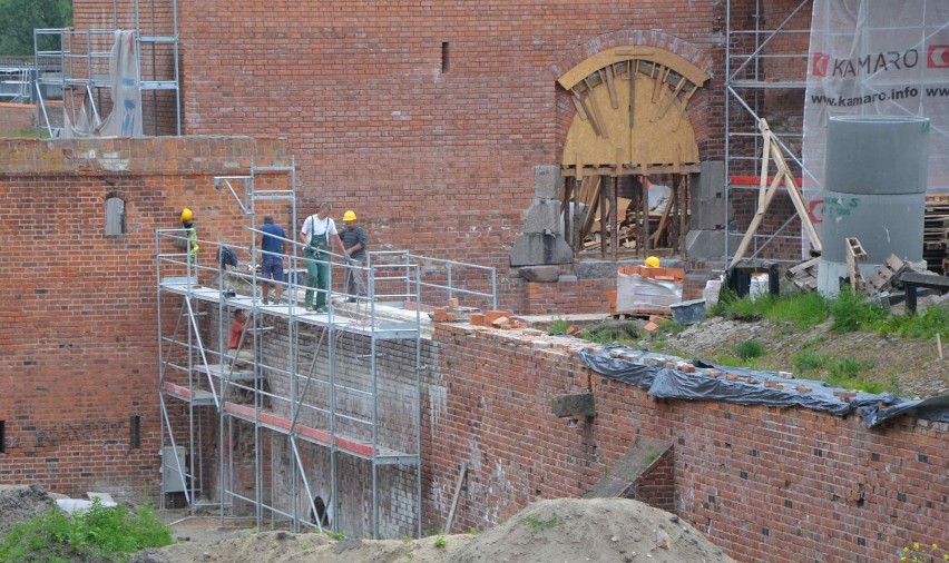 Trwa odbudowa historycznego wejścia do krzyżackiego zamku w Malborku