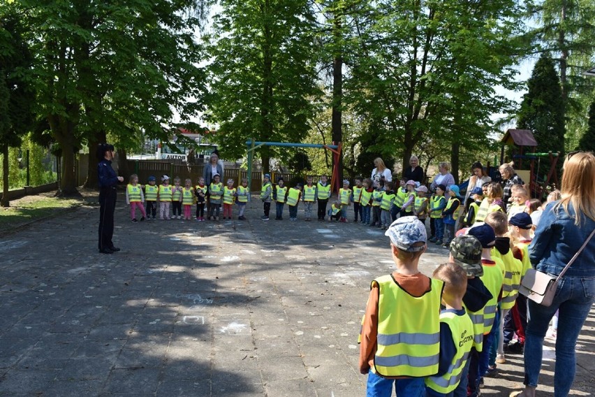 Śremscy policjanci odwiedzili przedszkole w Dolsku [zdjęcia]