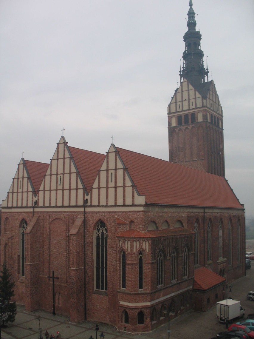 Wieża Katedry św. Mikołaja w Elblągu w różnych ujęciach,...