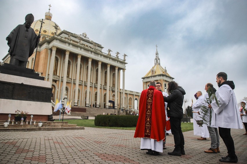Licheń Niedziela Palmowa i 18. rocznica śmierci św. Jana Pawła II