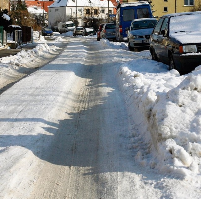 Ulica I Dywizji. Odśnieżona? Oceńcie sami