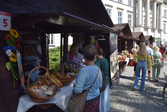 Radomianie chętnie kupowali przysmaki od lokalnych piekarzy.