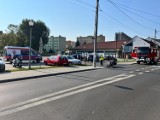 Motocykl zderzył się z citroenem na ulicy Opatowskiej w Stasowie. Ranny mężczyzna trafił do szpitala