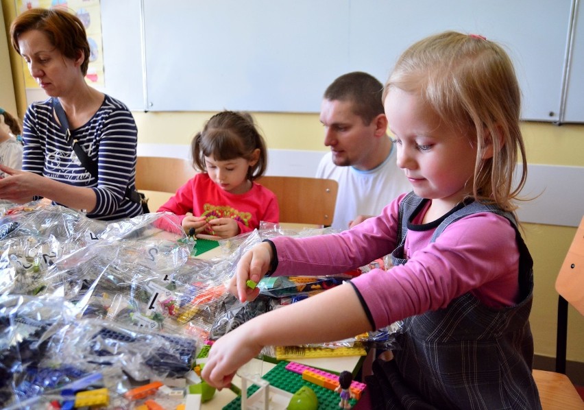 Klocki lego dla pacjentów Uniwersyteckiego Szpitala Dziecięcego (FOTO)