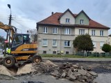 Ulica Gdyńska w Świnoujściu już w przebudowie. Łagodna zima pozwala na prace