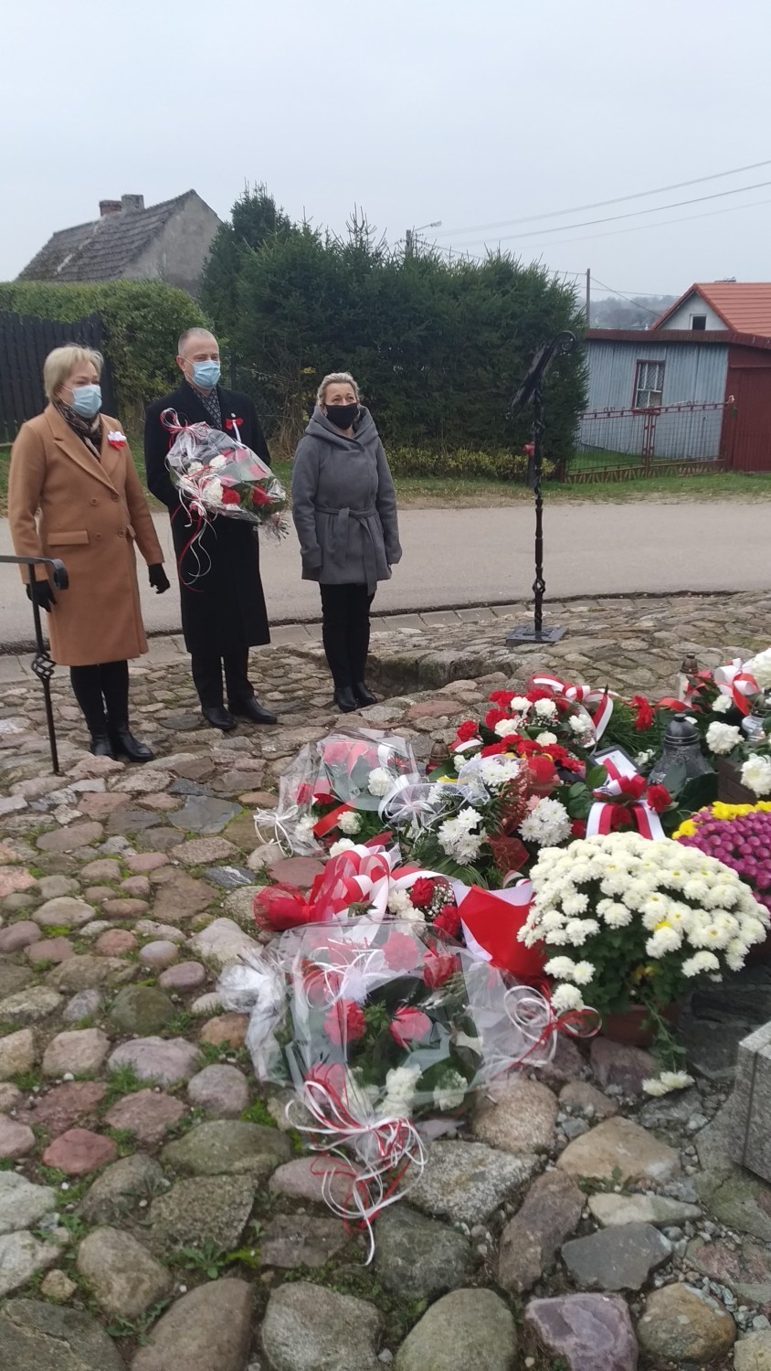 Przedstawiciele Połchowa pod pomnikiem A. Abrahama - Święto...