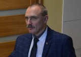 Dyrektor MOPS w Radomsku Andrzej Barszcz z nagrodą od ministra