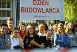 Dzień budowlańca w Budowlance (ZSPiPOW nr 3) w Piotrkowie 2021. Uczniowie rywalizowali o złotą kielnię