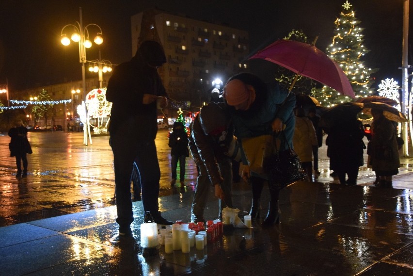 Zobacz kolejne zdjęcia. Przesuwaj zdjęcia w prawo - naciśnij...