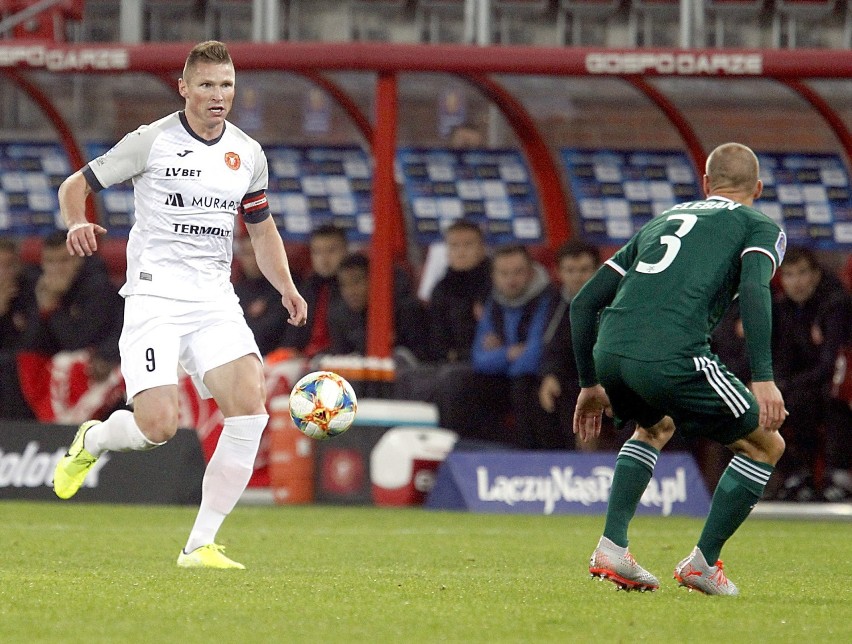 Totolotek Puchar Polski: Widzew - Śląsk 2:0. Kibole Śląska dymili. Widzew wygrał i awansował [ZDJĘCIA]