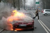 Wypadek na Puławskiej. Spalił się volkswagen