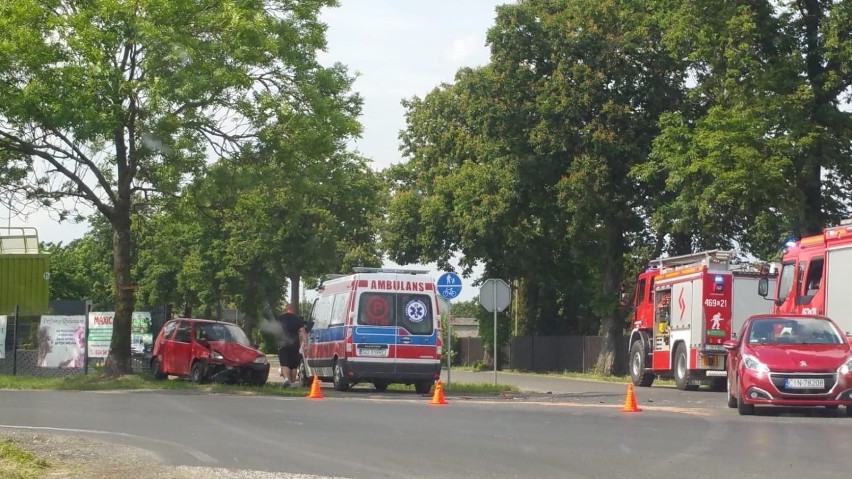 Zderzenie aut w Rybitwach koło Pakości [zdjęcia]