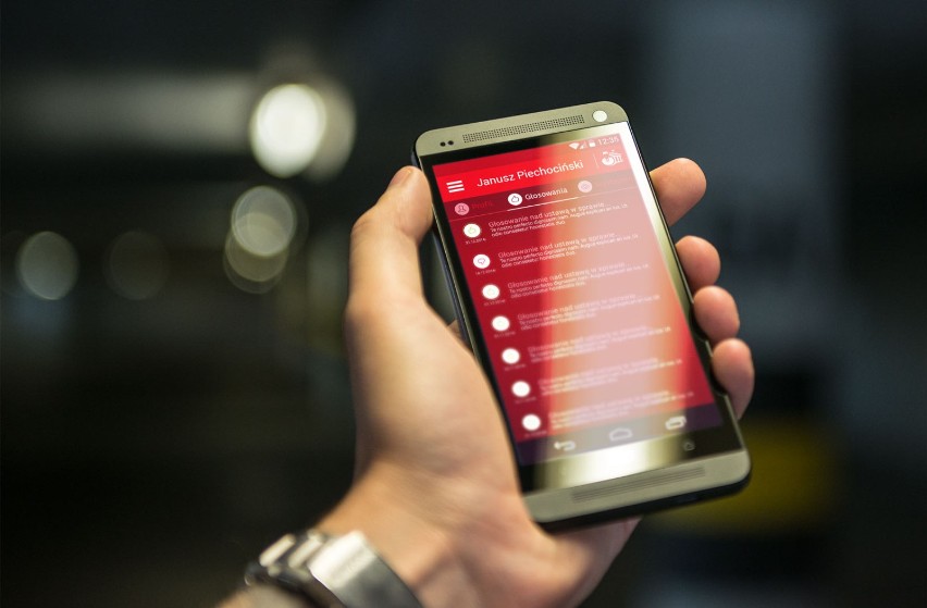 Aplikacja Parlament przemieni smartfon w narzędzie  do kontroli polityków