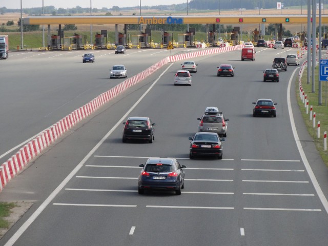 Autostradą A-1 na odcinku Rusocin-Stanisławie  na dobę przejeżdża średnio 26 951 samochodów