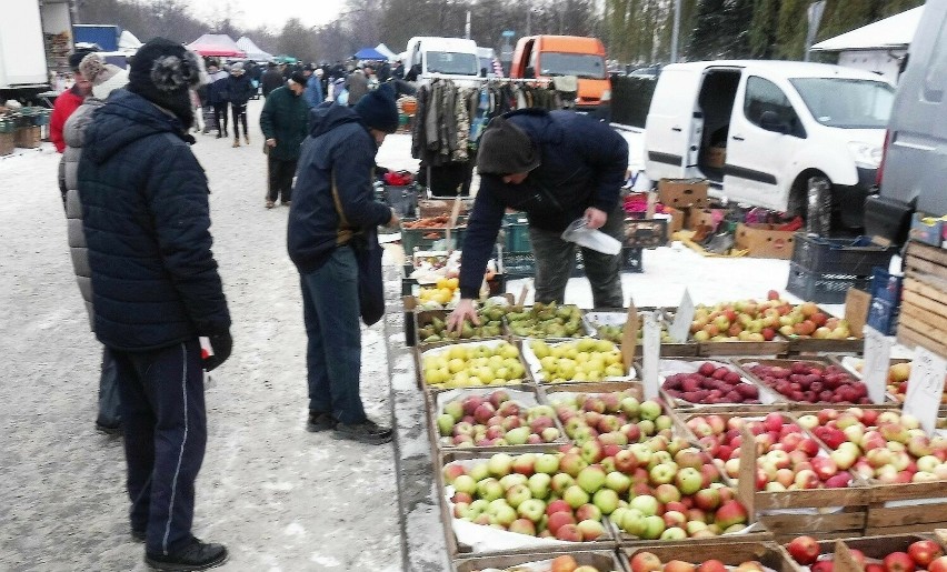 Ceny warzyw i owoców na targowisku Korej w Radomiu w czwartek, 30 listopada. Co oferowali sprzedawcy?