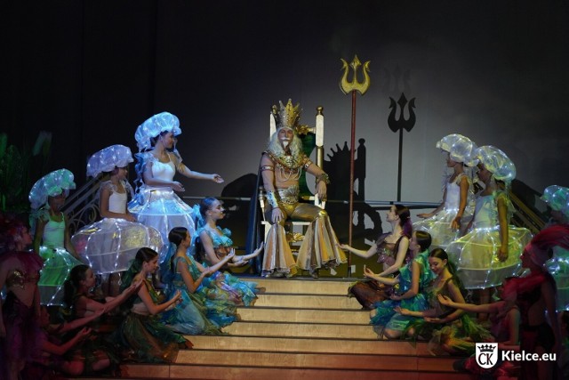 Piękne widowisko podczas premiery spektaklu "Syrenka Ariel" Kieleckiego Teatru Tańca. Zobacz więcej zdjęć >>>
