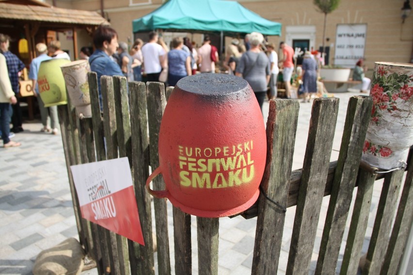 Europejski Festiwal Smaku rozpoczęty. Stragany już stoją na Starym Mieście (ZDJĘCIA) 