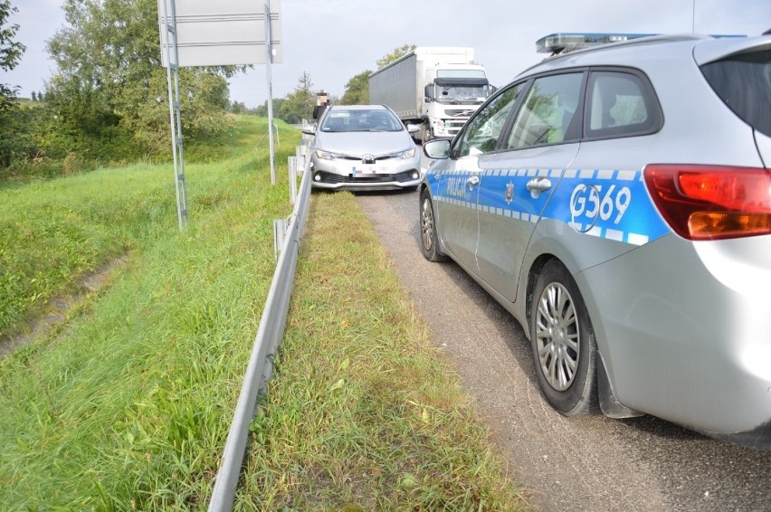 Kolizja na DK94 w Łapczycy, kierowca chciał uniknąć...