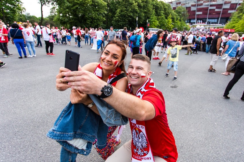 Kibice opanowali miasto przed meczem Polska - Rumunia na...