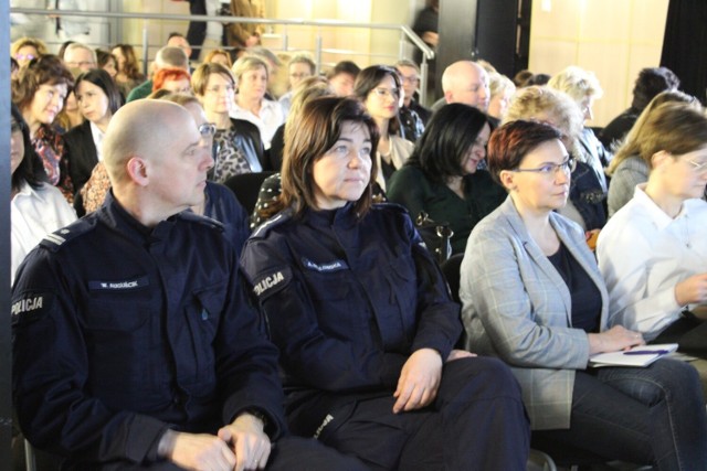 Konferencja dla dyrektorów szkół w Bełchatowie związana była m.in. z przemocą wśród nastolatków