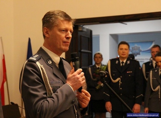 19 lutego w budynku KWP we Wrocławiu odbyła się uroczystość powierzenia obowiązków komendanta wojewódzkiego policji we Wrocławiu insp. Dariuszowi Wesołowskiemu.