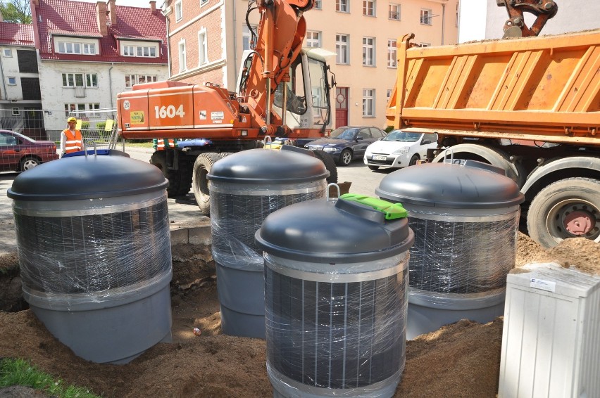 Szczecinek rozbudowuje sieć podziemnych śmietników [zdjęcia]