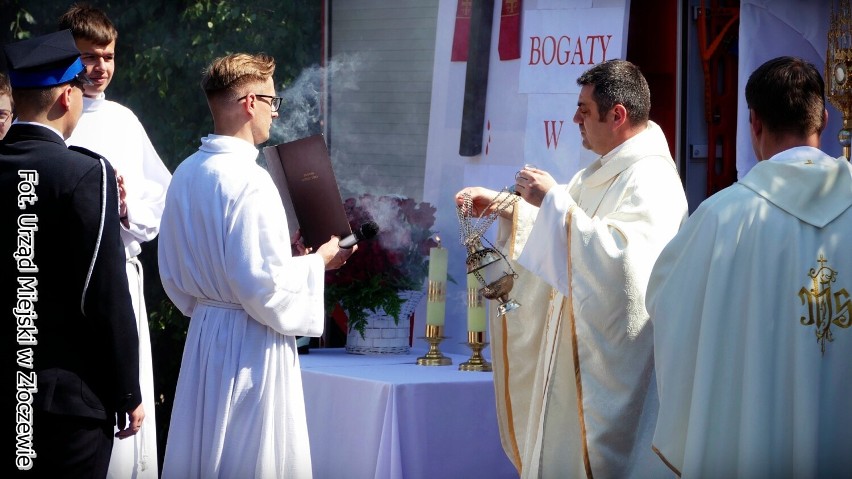 Tradycyjnie w Boże Ciało wierni złoczewskiej parafii...