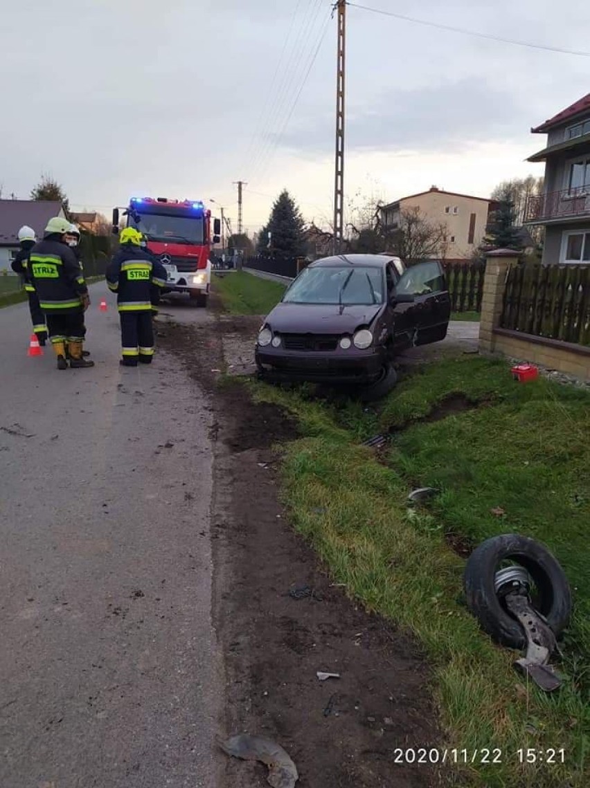 Wypadek w Woli Radłowskiej. Kierowca volkswagena jazdę zakończył na przydrożnym mostku. Na miejscu pojawiły się służby
