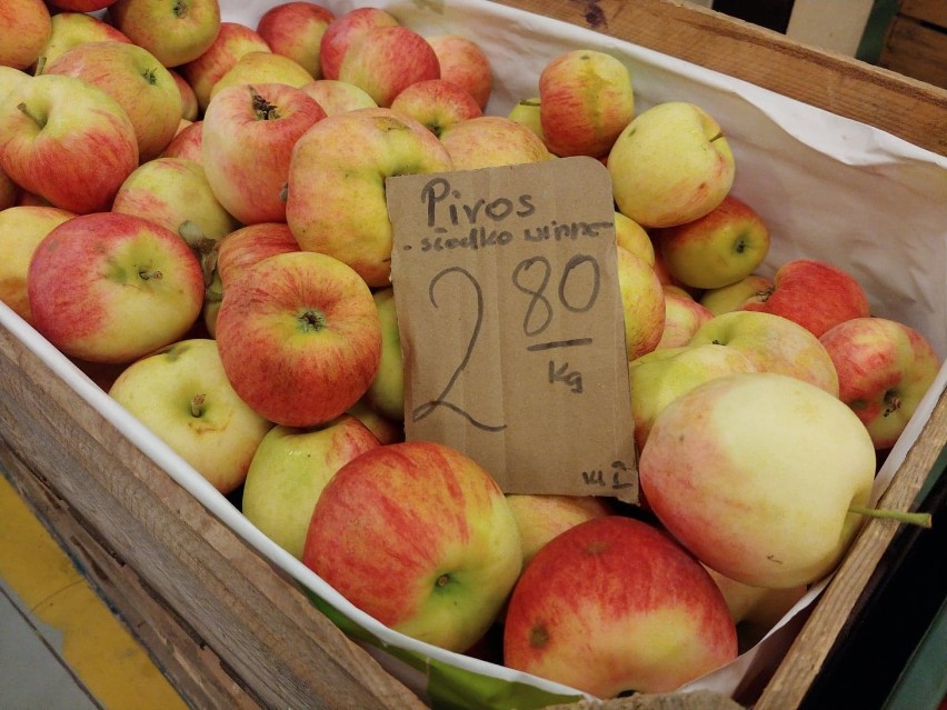 Ile kosztują owoce i warzywa na giełdzie w Białymstoku. Ceny fasolki, jabłek 18.08.2020 [zdjęcia]