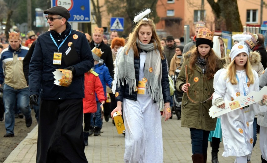 Orszak Trzech Króli w Krośnie przyciągał tumy. Tak było w poprzednich latach [ZDJĘCIA]